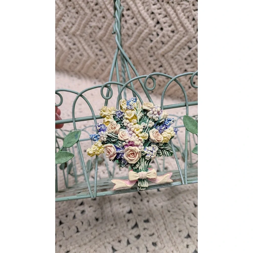 Vintage Sage Green Wire Basket Flower Bouquet Accents Twisted Bow Handle 7x5